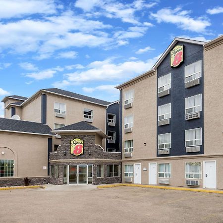 Super 8 By Wyndham Grande Prairie Hotel Ngoại thất bức ảnh