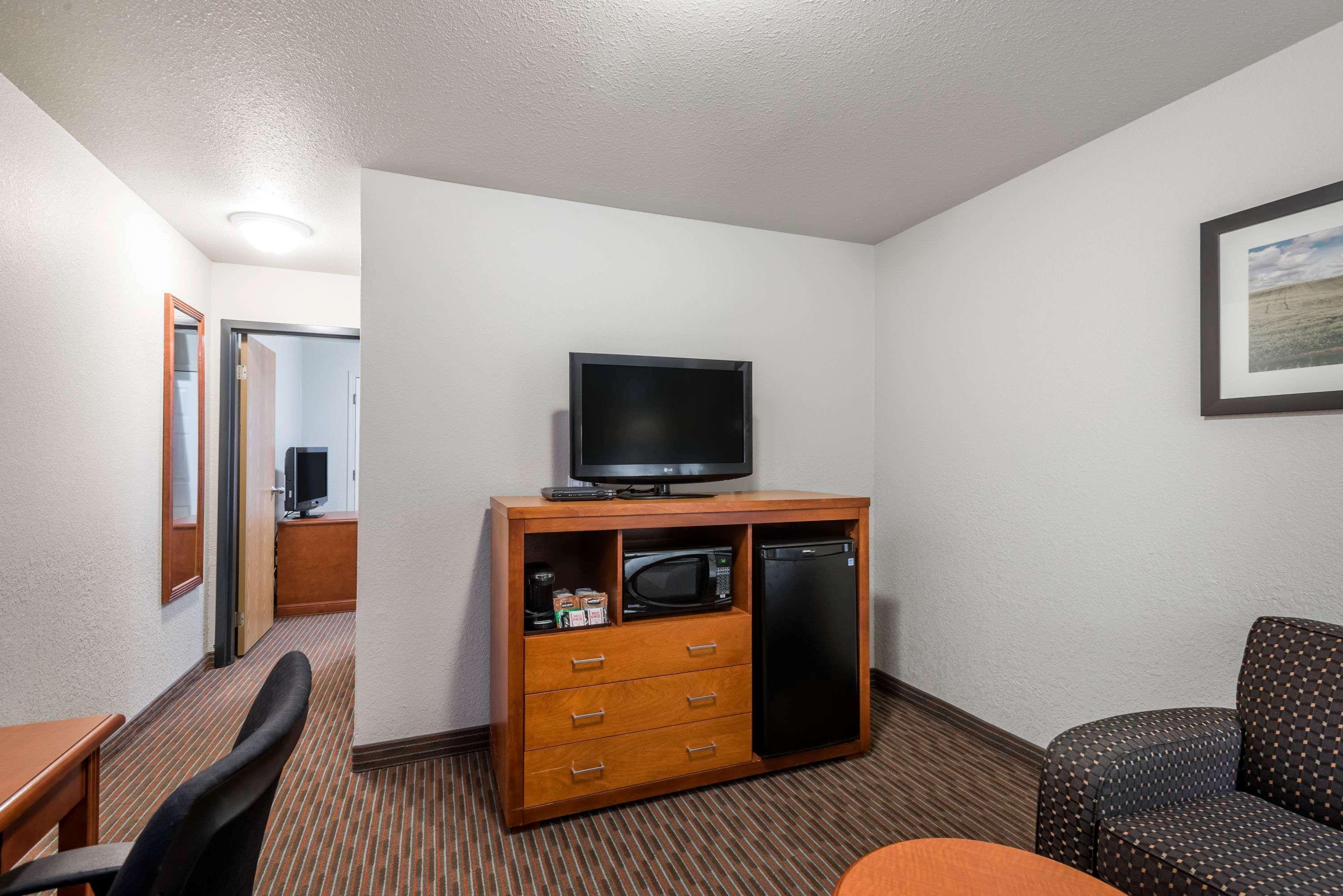Super 8 By Wyndham Grande Prairie Hotel Ngoại thất bức ảnh