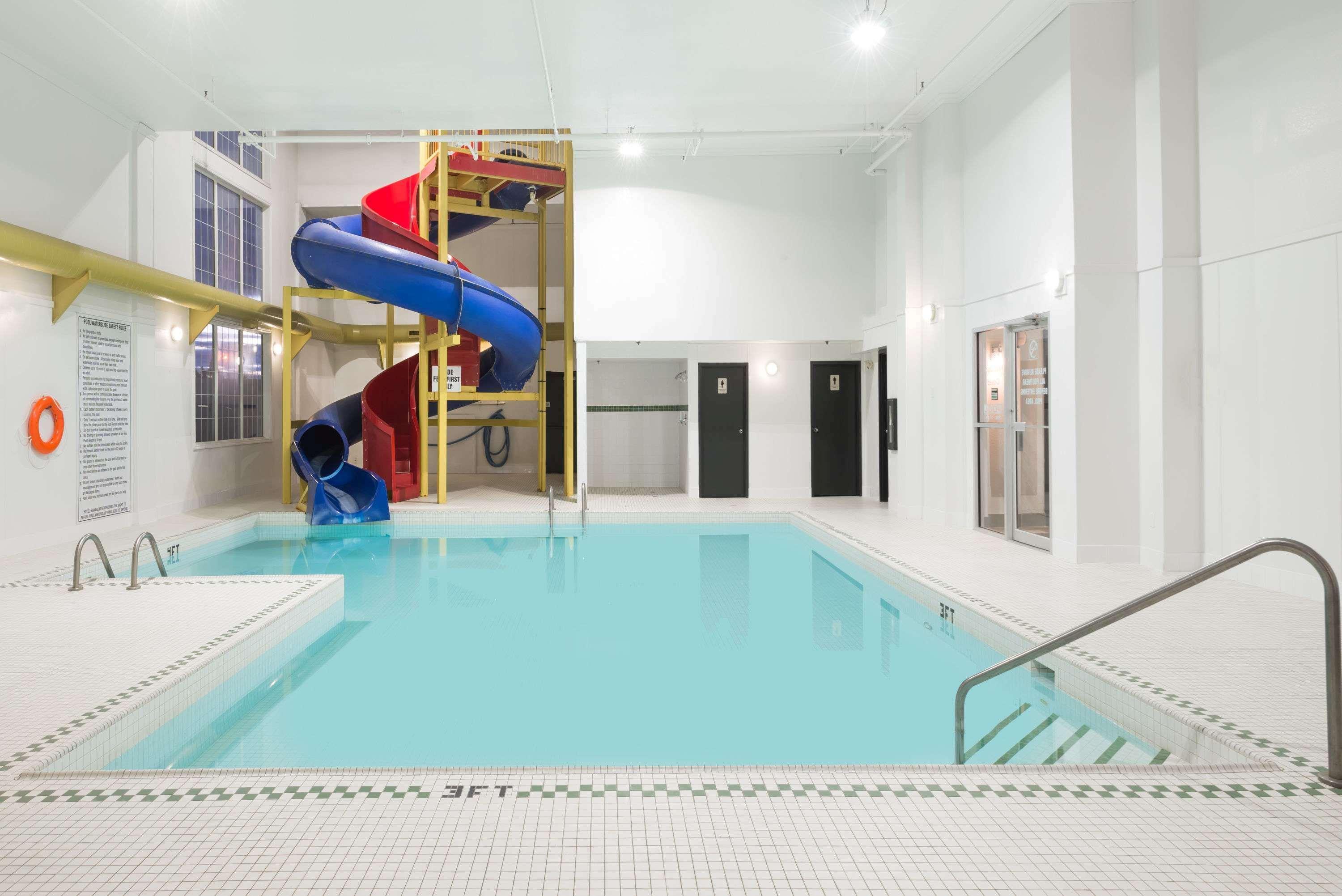 Super 8 By Wyndham Grande Prairie Hotel Ngoại thất bức ảnh