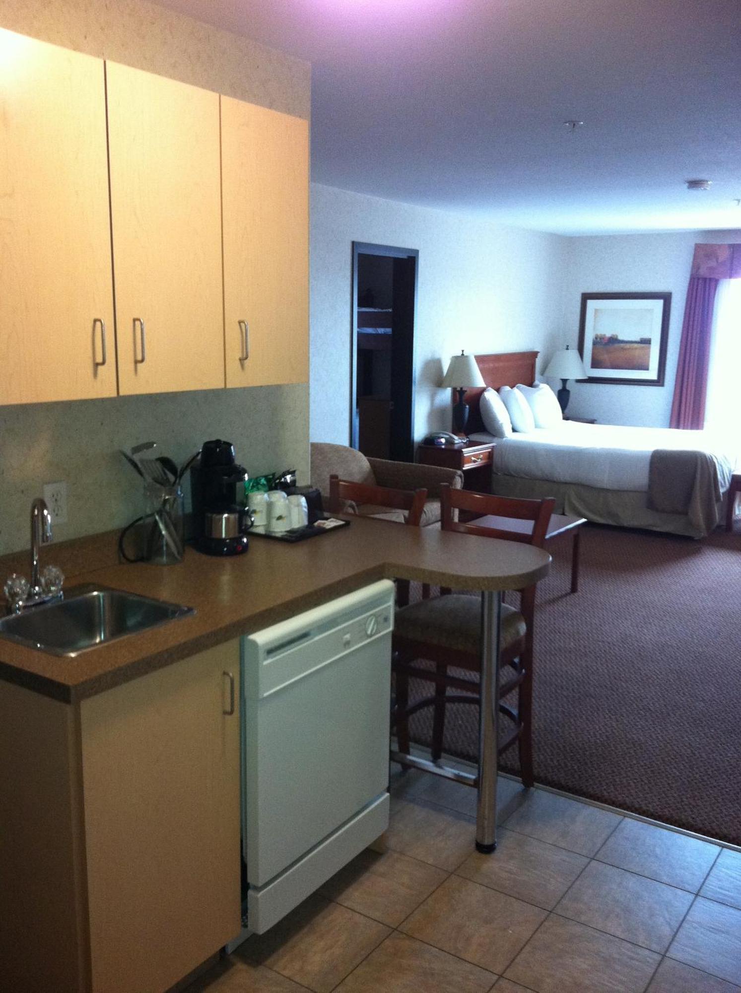 Super 8 By Wyndham Grande Prairie Hotel Ngoại thất bức ảnh