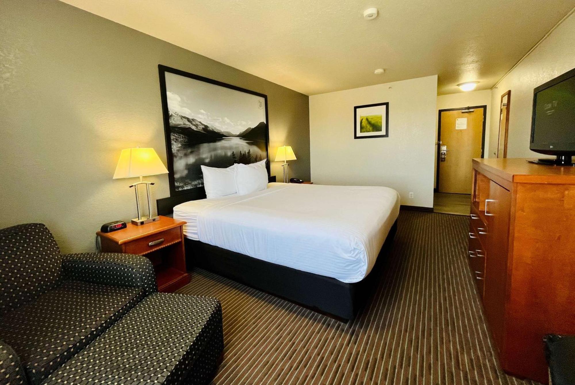 Super 8 By Wyndham Grande Prairie Hotel Ngoại thất bức ảnh