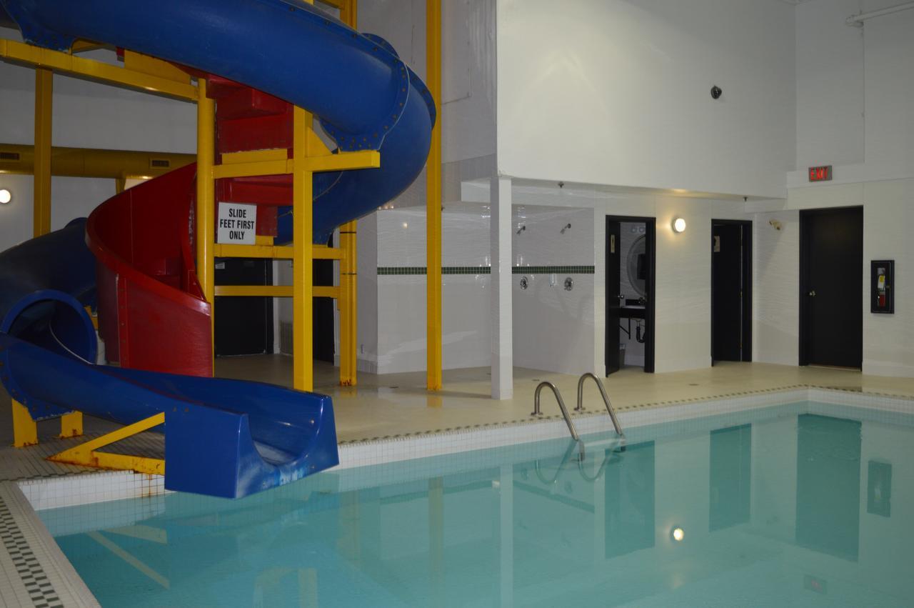 Super 8 By Wyndham Grande Prairie Hotel Ngoại thất bức ảnh