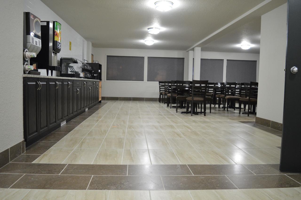 Super 8 By Wyndham Grande Prairie Hotel Ngoại thất bức ảnh