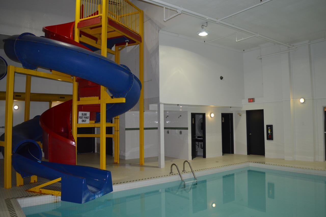 Super 8 By Wyndham Grande Prairie Hotel Ngoại thất bức ảnh