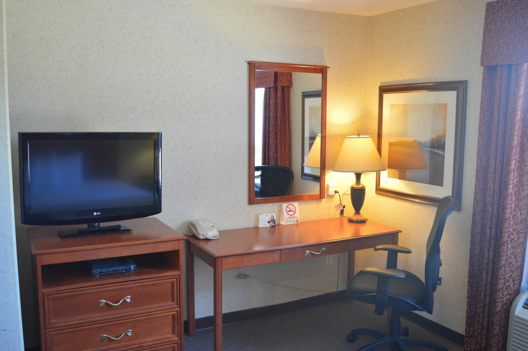 Super 8 By Wyndham Grande Prairie Hotel Ngoại thất bức ảnh