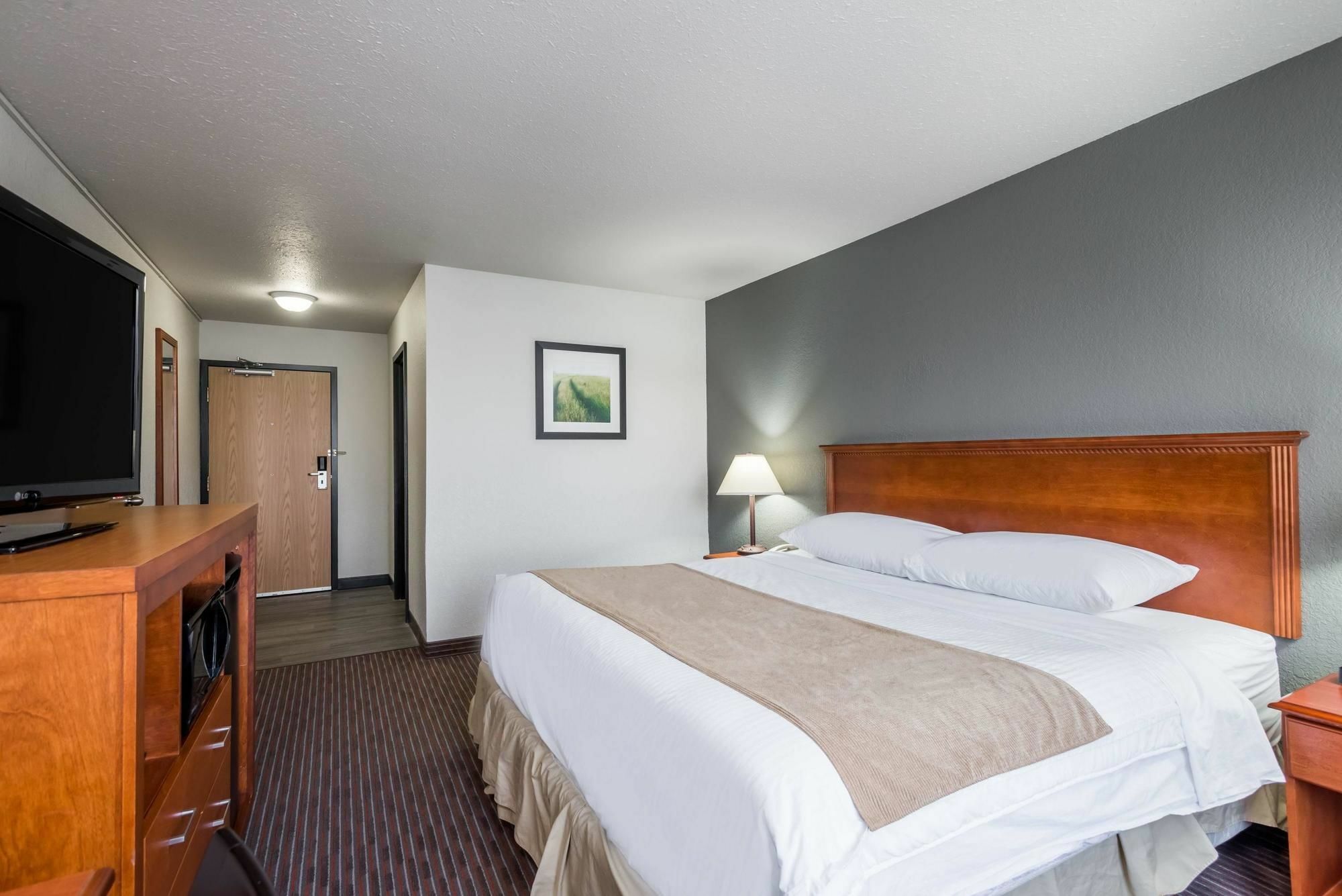 Super 8 By Wyndham Grande Prairie Hotel Ngoại thất bức ảnh
