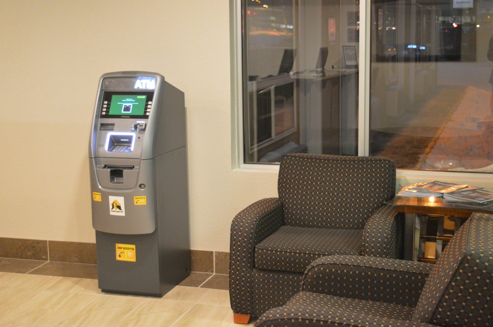 Super 8 By Wyndham Grande Prairie Hotel Ngoại thất bức ảnh