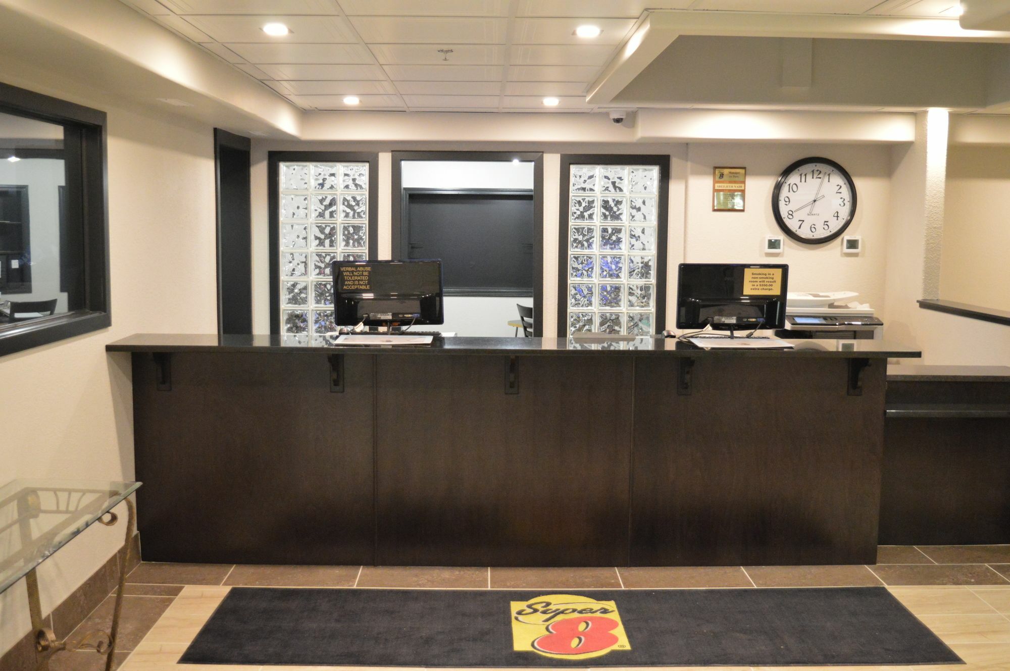 Super 8 By Wyndham Grande Prairie Hotel Ngoại thất bức ảnh
