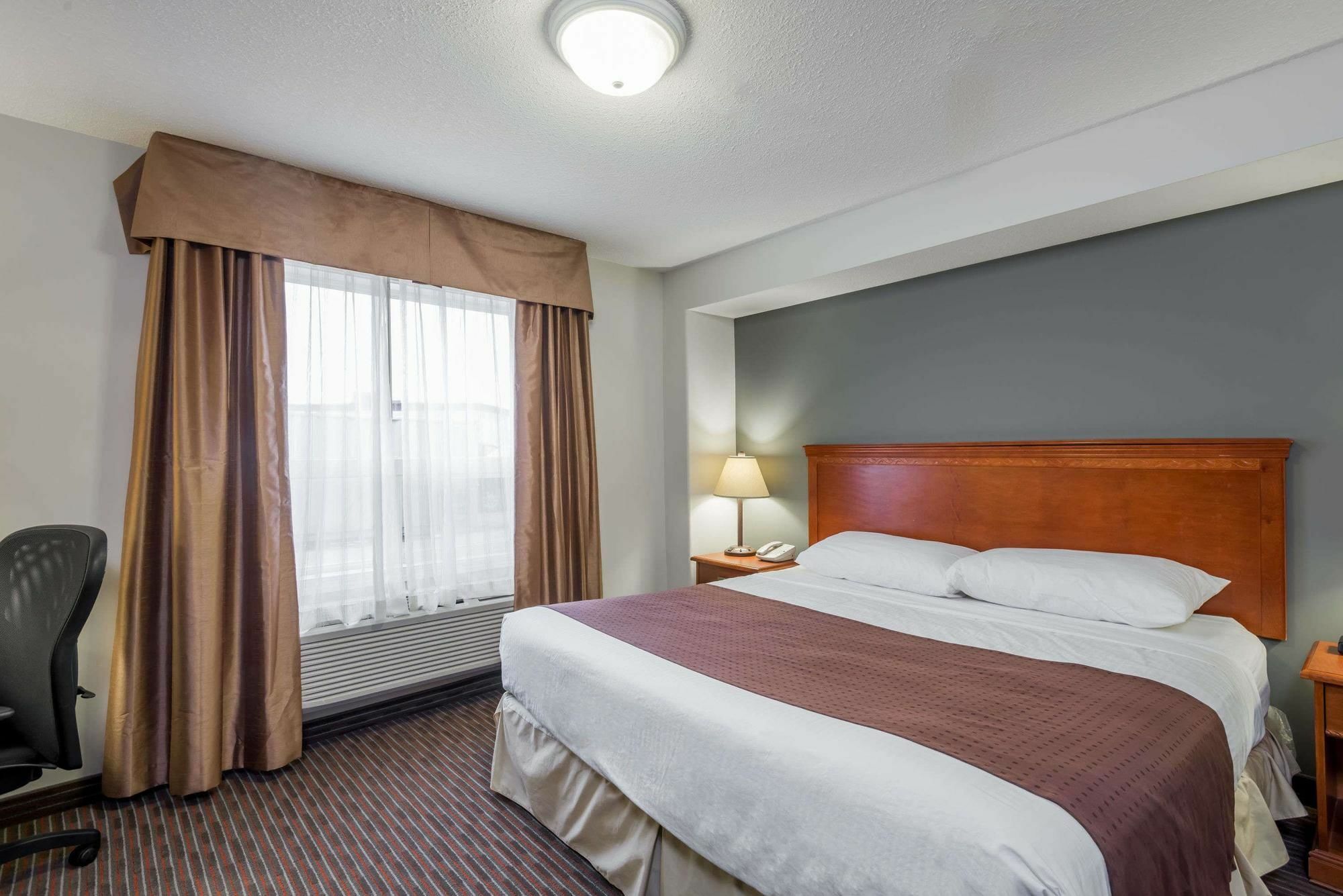 Super 8 By Wyndham Grande Prairie Hotel Ngoại thất bức ảnh